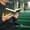 Person liest im Koran